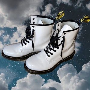 White doc martens 🤍